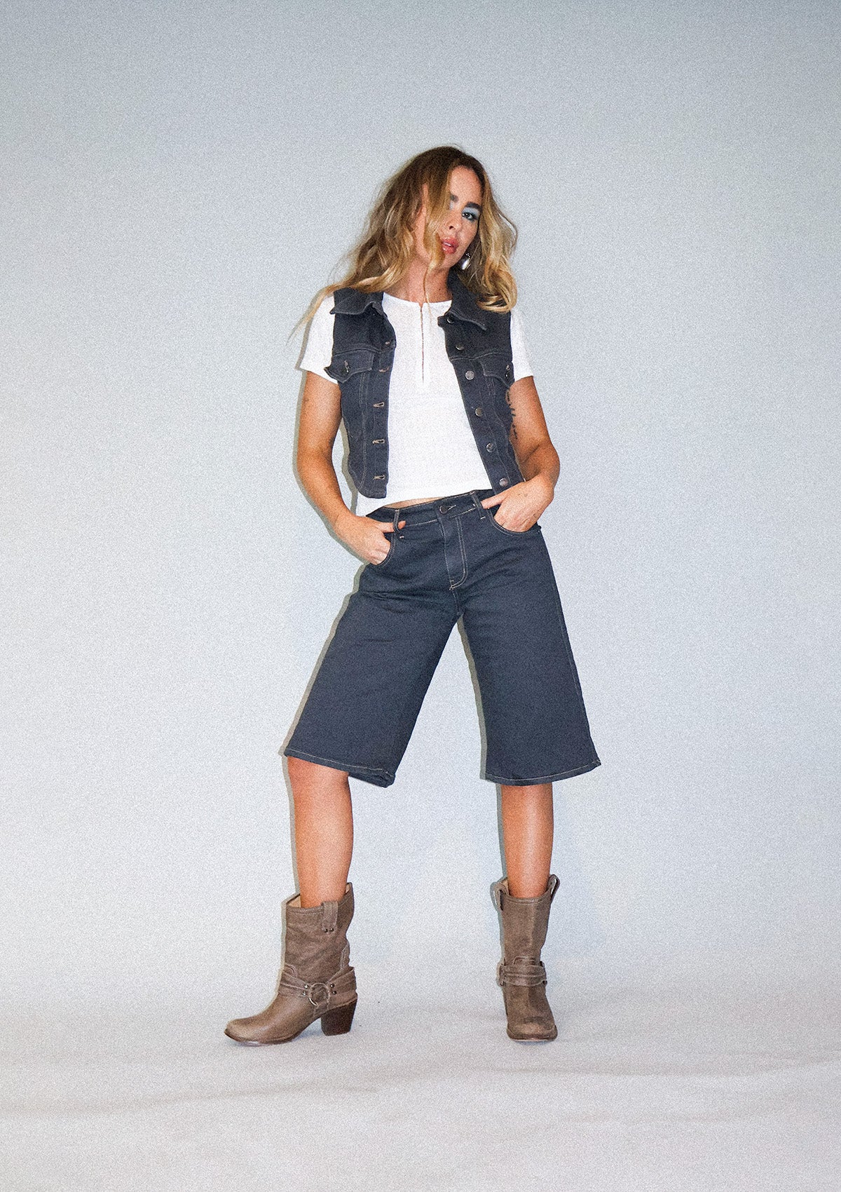 Bella Cropped Vest Charocal