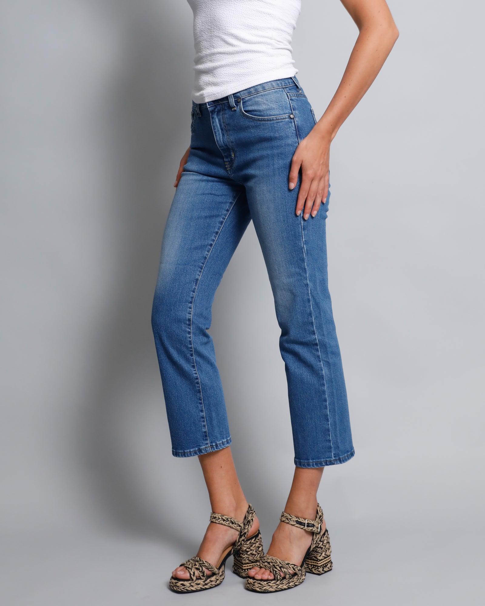Rodger Crop Flare Jean - Mid Wash