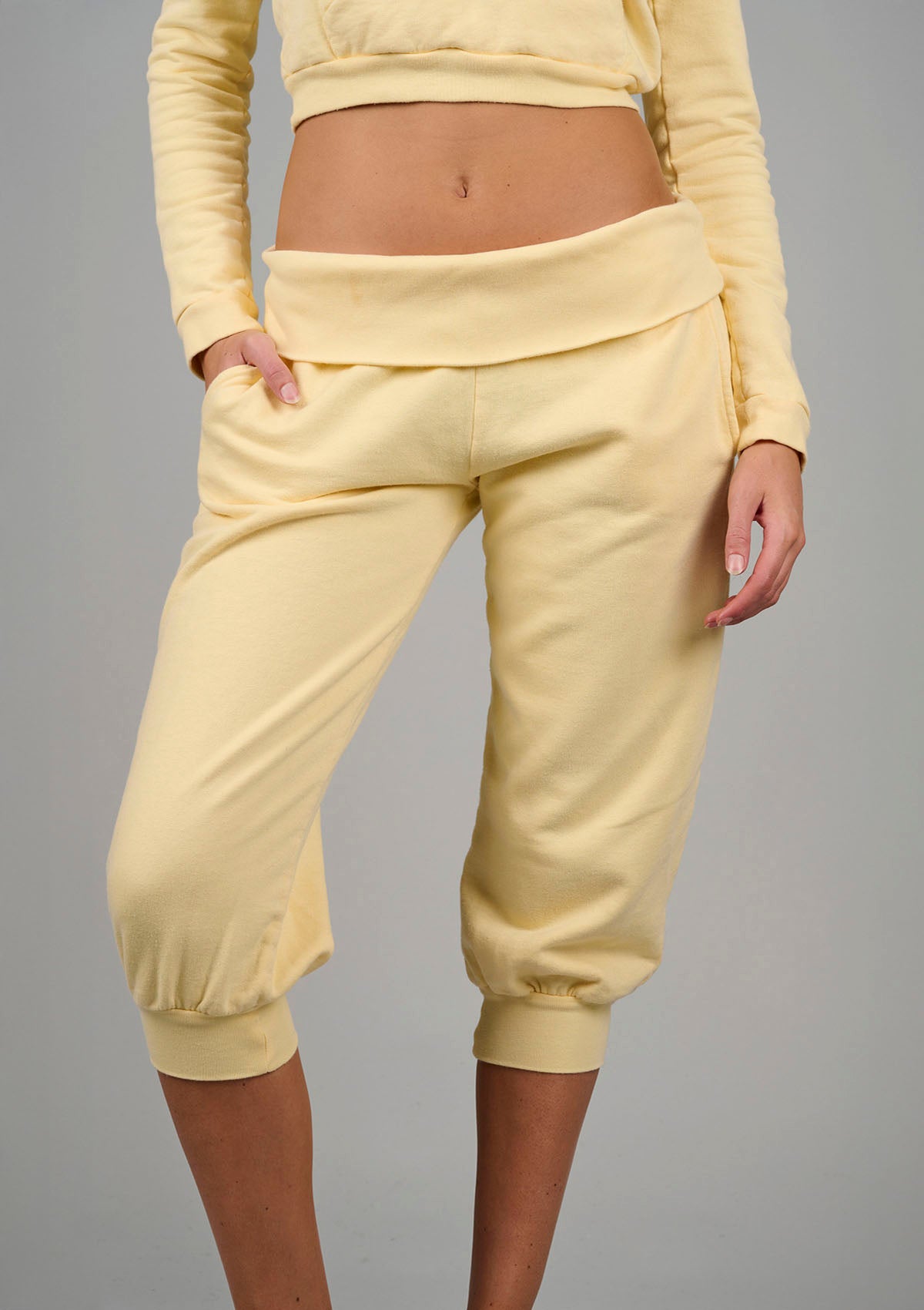 Weekender Capri Track Pant - Lemon