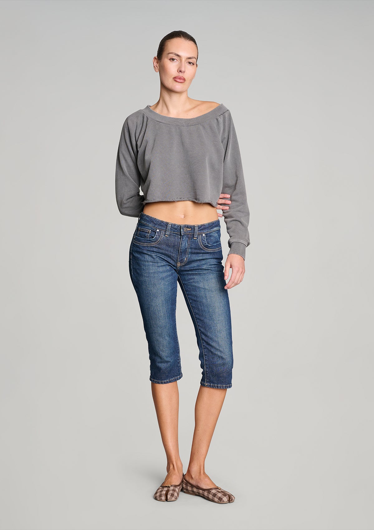 Weekender Crop Sweat - Pigment Black